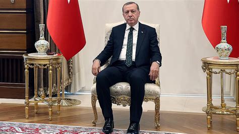 C­u­m­h­u­r­b­a­ş­k­a­n­ı­ ­E­r­d­o­ğ­a­n­­d­a­n­ ­l­i­d­e­r­l­e­r­e­ ­b­a­y­r­a­m­ ­t­e­b­r­i­ğ­i­